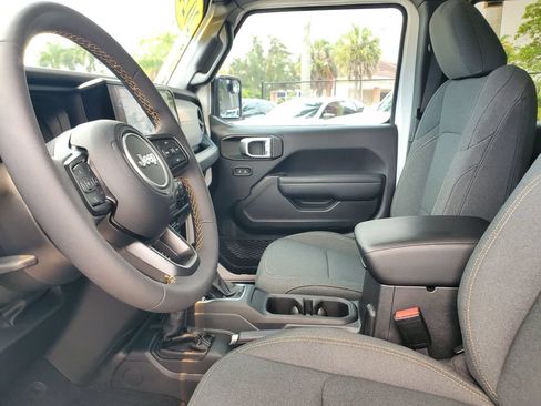 Used 2024 Jeep Wrangler Unlimited Sport AWD/4WD image 15