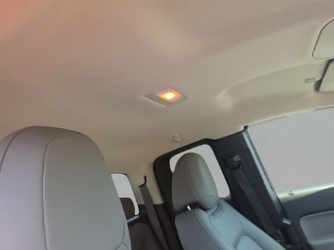 Used 2019 Chevrolet Colorado W/T w/ WT Convenience Package RWD image 32