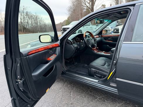 Used 2005 Lexus LS 430 image 10