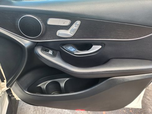 Used 2021 Mercedes-Benz GLC 300 4MATIC image 15