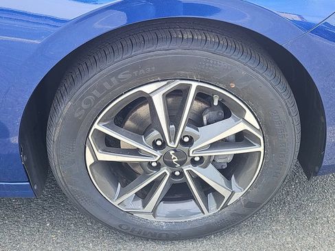 Certified 2023 Kia Forte LXS FWD image 10