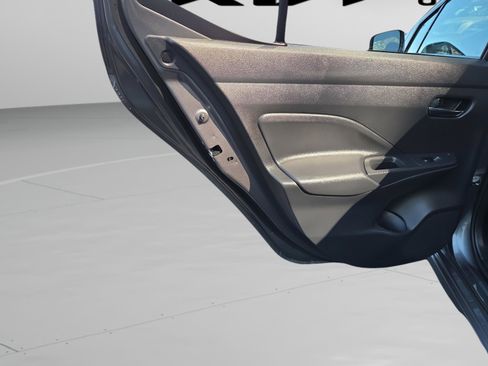 Used 2025 Nissan Versa SV image 29