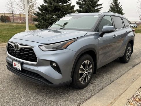 Certified 2022 Toyota Highlander XLE image 39