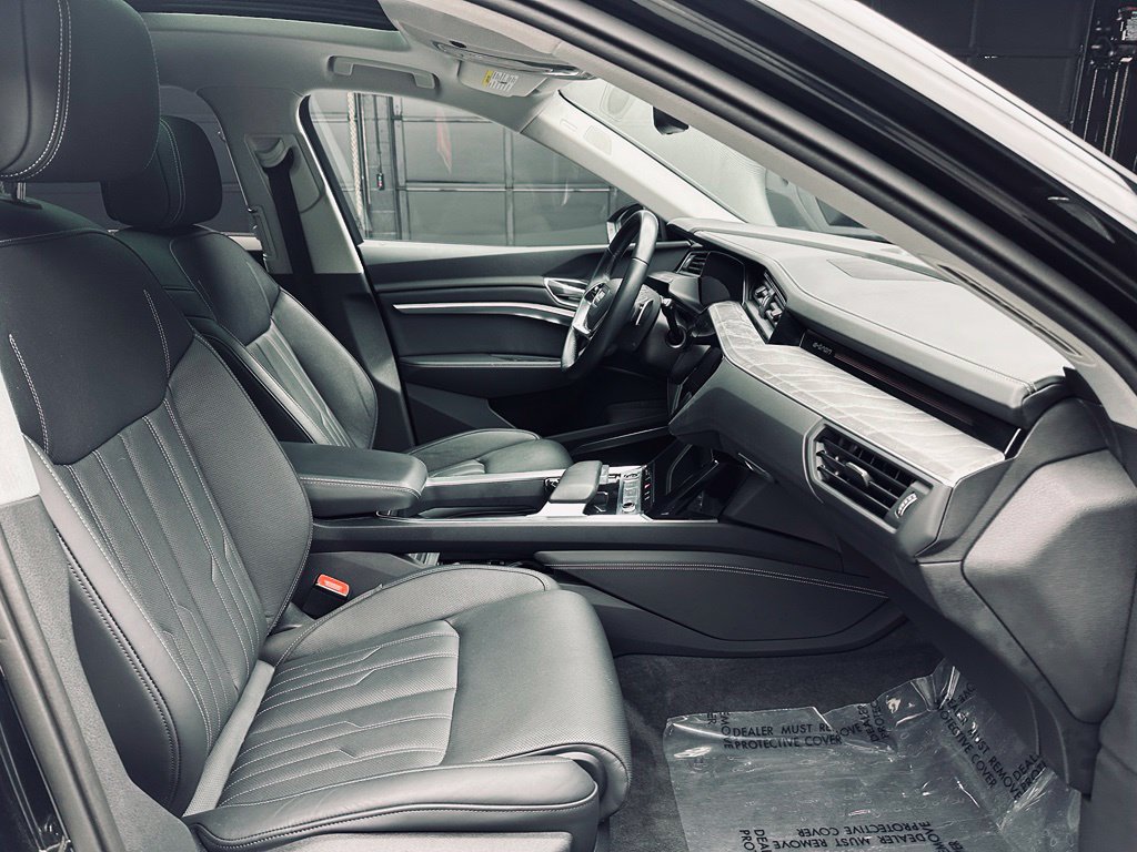 Used 2024 Audi Q8 e-tron Prestige w/ Prestige Package AWD/4WD image 17