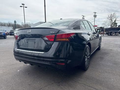 Used 2023 Nissan Altima 2.5 SV image 2