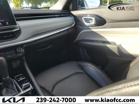 Used 2024 Jeep Compass Limited AWD/4WD image 19