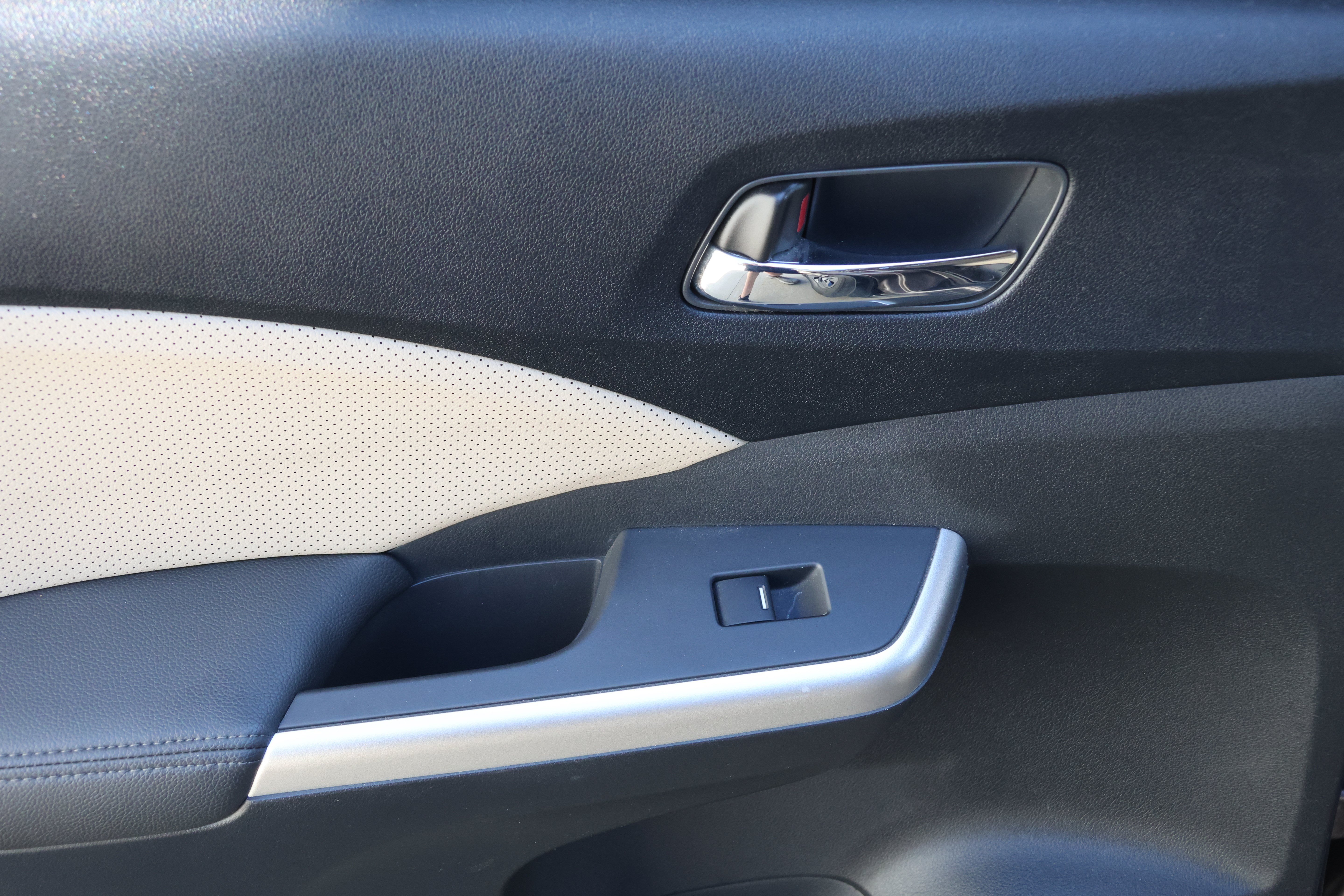 Used 2015 Honda CR-V Touring image 36