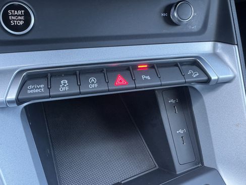 Used 2023 Audi Q3 2.0T Premium w/ Convenience Package image 28