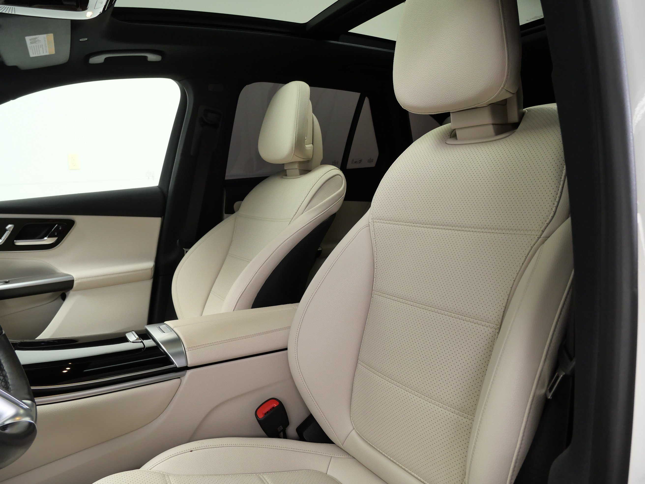 Used 2023 Mercedes-Benz GLC 300 4MATIC image 15