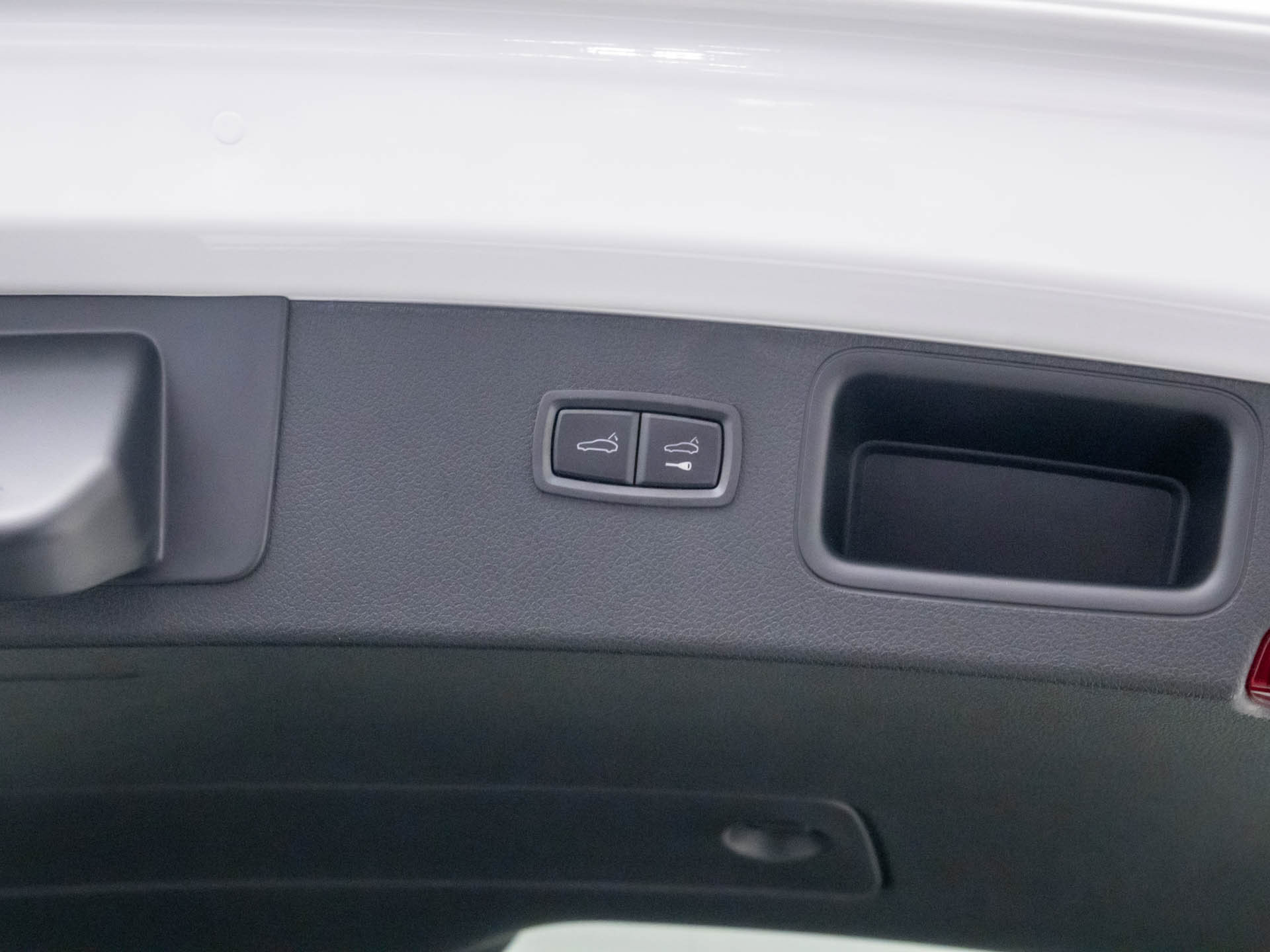 Certified 2026 Porsche Macan AWD/4WD image 32