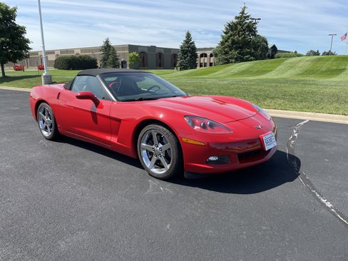 Used 2007 Chevrolet Corvette Convertible w/ Preferred Equipment Group RWD image 7