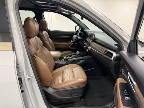 Used 2022 Kia Telluride SX w/ SX Prestige Package image 9