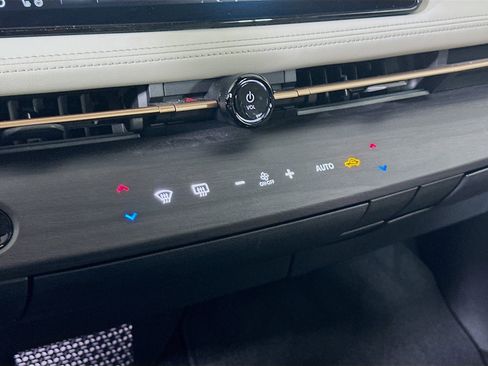 Used 2023 Nissan Ariya FWD image 24