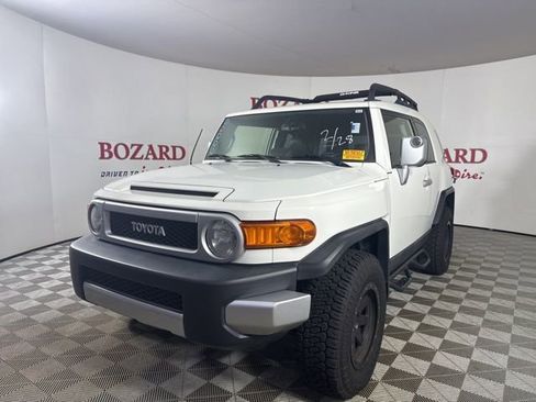 Used 2013 Toyota FJ Cruiser 4WD w/ Convenience Pkg image 4