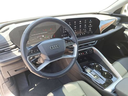 Used 2025 Audi Q5 Premium w/ Convenience Package AWD/4WD image 9