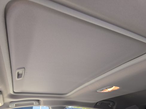 Used 2024 Subaru Crosstrek 2.0i Premium image 21