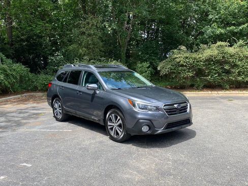 Used 2019 Subaru Outback 2.5i Limited AWD/4WD image 3