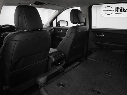 Certified 2024 Nissan Pathfinder SL FWD image 12