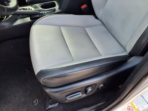 Used 2017 Toyota RAV4 Limited AWD/4WD image 25