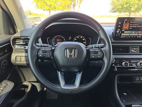 Used 2023 Honda Pilot Touring image 22