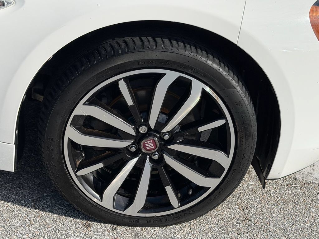 Used 2019 FIAT 124 Spider RWD image 9