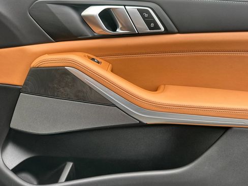 Used 2026 BMW X5 xDrive40i w/ M Sport Package image 21