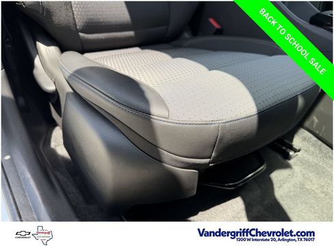 Used 2025 Chevrolet Trax LT w/ LT Convenience Package FWD image 26