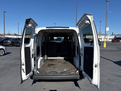Used 2015 Chevrolet City Express LS image 25