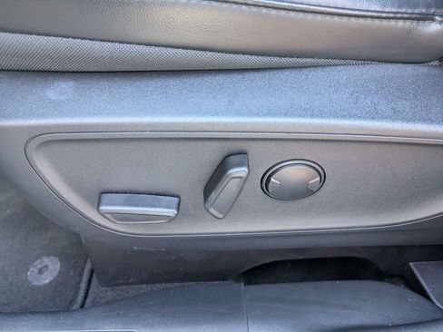 Used 2025 Ford Escape ST-Line w/ Tech Pack #1 FWD image 21