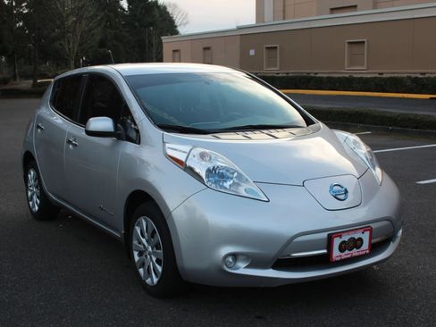 Used 2014 Nissan Leaf S w/ Charge Package image 3