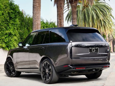 Used 2023 Land Rover Range Rover SE image 10