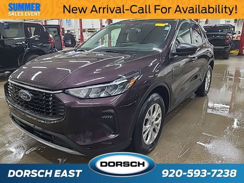 Certified 2023 Ford Escape Active AWD/4WD image 2