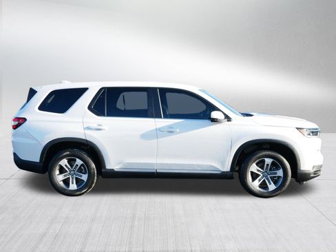 Used 2025 Honda Pilot EX-L image 8