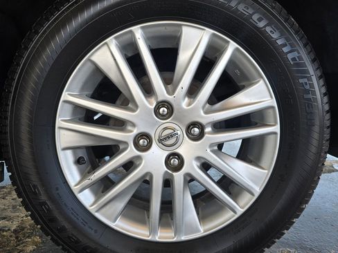Used 2024 Nissan Versa S FWD image 37