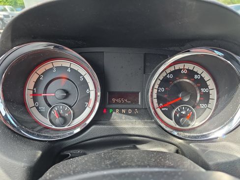 Used 2019 Dodge Grand Caravan SXT w/ Blacktop Package FWD image 16