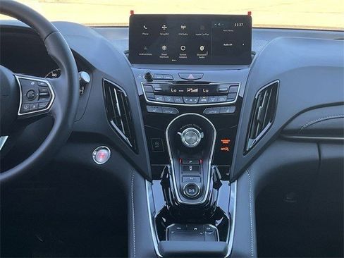 Used 2025 Acura RDX SH-AWD image 18