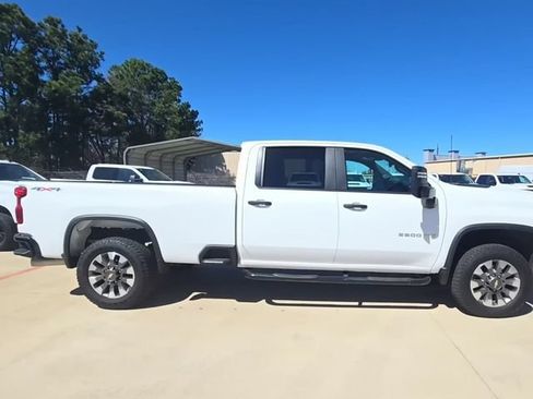 Used 2025 Chevrolet Silverado 2500 Custom w/ Custom Value Package AWD/4WD image 4