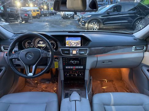 Used 2014 Mercedes-Benz E 350 4MATIC Sedan image 22