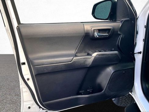 Certified 2020 Toyota Tacoma TRD Sport w/ TRD Premium Sport Package image 17