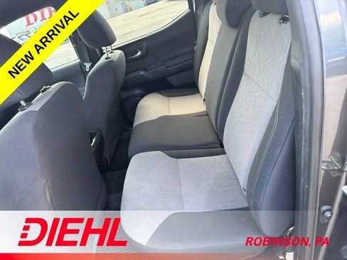 Used 2020 Toyota Tacoma TRD Sport AWD/4WD image 9