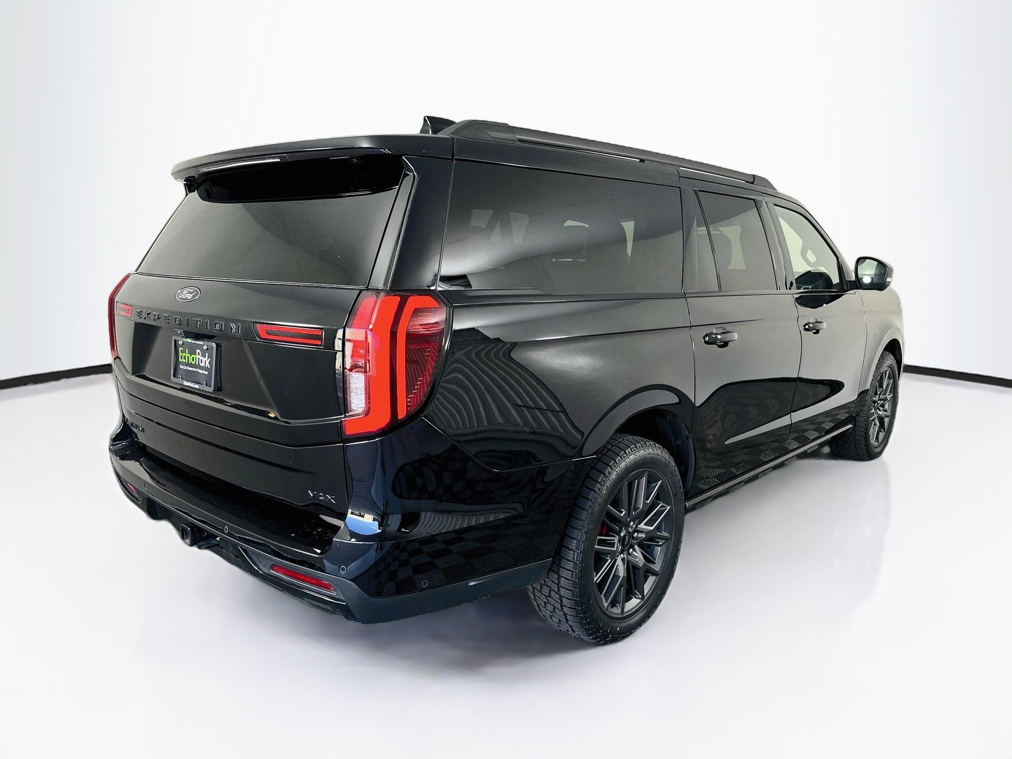 Used 2025 Ford Expedition Max Platinum w/ Stealth Performance Package AWD/4WD image 9