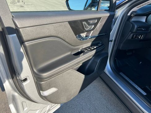 Used 2023 Lincoln Corsair AWD w/ Equipment Group 101A image 12