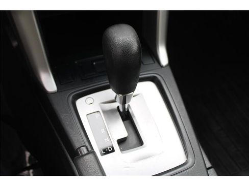 Used 2014 Subaru Forester 2.5i AWD/4WD image 22