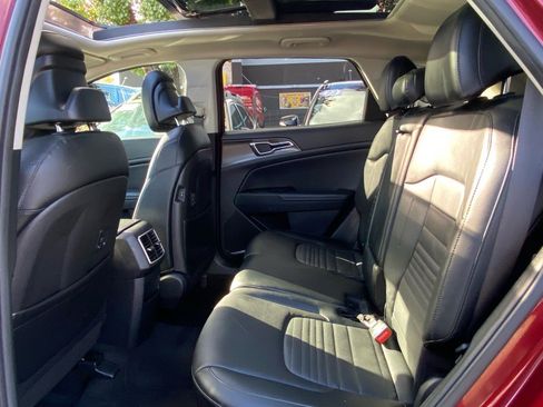 Used 2023 Kia Sportage SX image 21