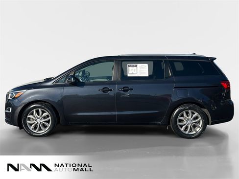 Used 2019 Kia Sedona EX image 2