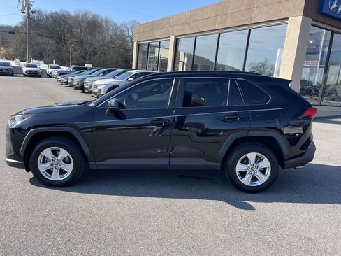 Used 2020 Toyota RAV4 LE image 2