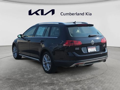 Used 2017 Volkswagen Golf Alltrack SE AWD/4WD image 3