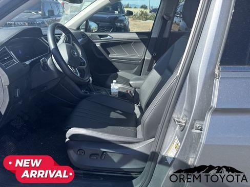 Used 2023 Volkswagen Tiguan SE AWD/4WD image 20
