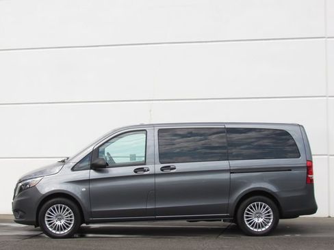 Used 2023 Mercedes-Benz Metris Passenger image 4