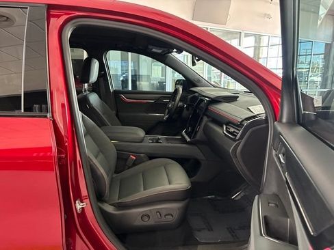Used 2025 GMC Acadia AT4 w/ Luxury Package AWD/4WD image 41
